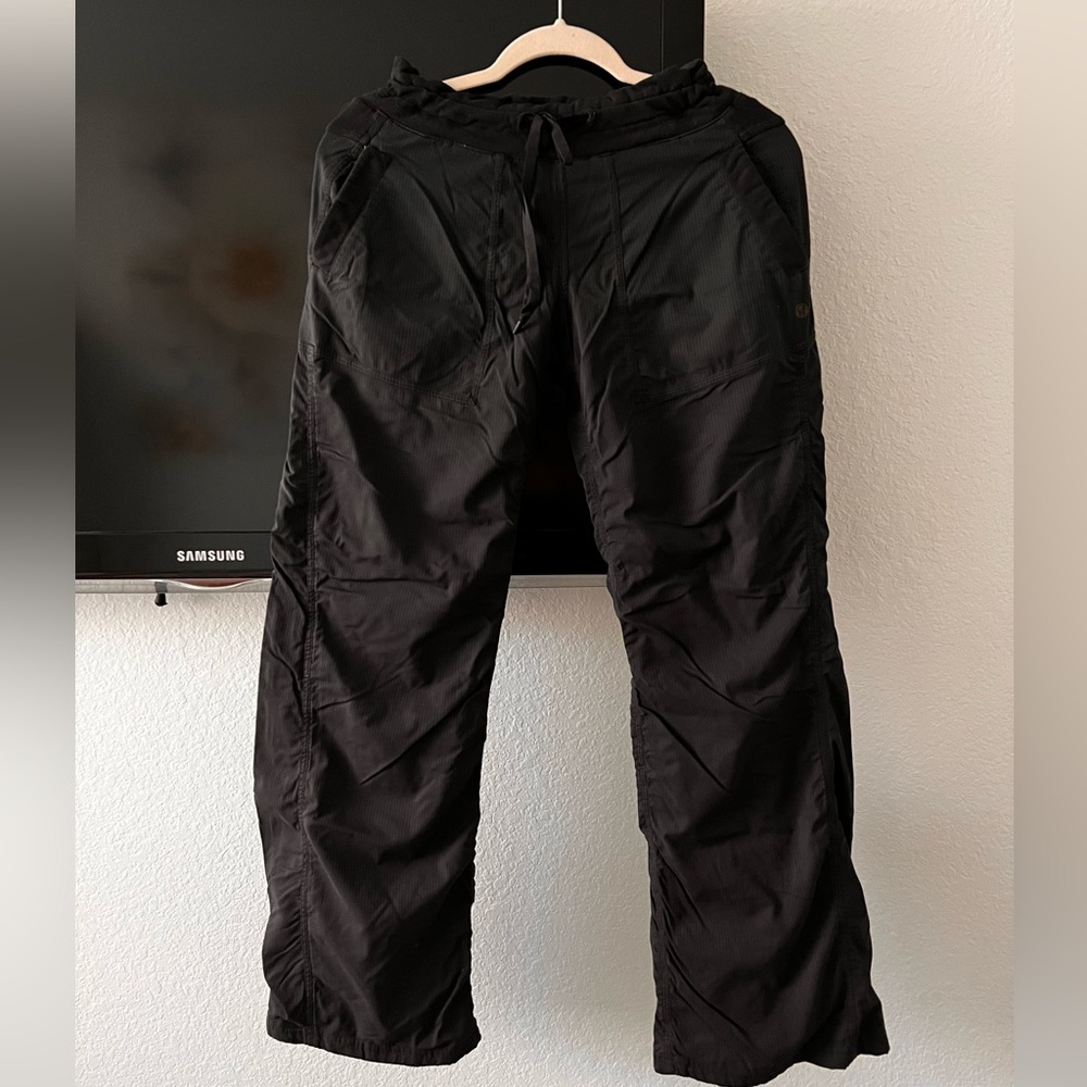Lululemon athletic pants size 4.